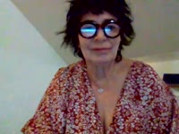 Coucou merci de venir découvrir qui je suis une femme mature, coquine qui aime la simplicité, la sensualité, gourmande de nouvelles choses et très cochonne, à deux c