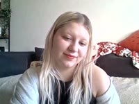 Sweet but not boring. Calm but curious.Come talk to me — maybe we’ll create our own little world here ?