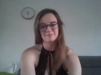 Melanie – Élégance et douceur à 30 ansBrune au charme naturel et au regard captivant, Mélanie débute dans le monde du camming avec une belle assurance et une envie sincère de créer des connexions vraies. À 30 ans, elle incarne une féminité assumée, mêlant sensualité discrète et spontanéité. Curieuse et ouverte d’esprit, elle aime découvrir de nouvelles choses et partager des moments complices avec ceux qui croisent son chemin.Mélanie est douce, attentive et pleine de vie. Elle adore discuter, rire et mettre à l’aise ceux qui viennent la voir. Que ce soit pour un échange léger ou une ambiance plus intime, elle sait s’adapter avec naturel et bienveillance. Sa présence est un mélange de tendresse et de mystère, parfaite pour ceux qui recherchent une expérience authentique.