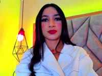 I love to please, follow orders, and smile while I do it.
If you can command firmly and gently, I might get a "good job."
Do you play gently... or on a leash?