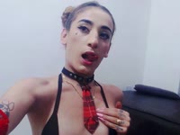 I am a very horny trans and daring I like to show my butt in the camera