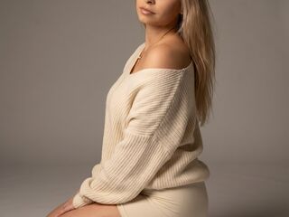 naked girl with webcam masturbating with vibrator EmmaRobertson