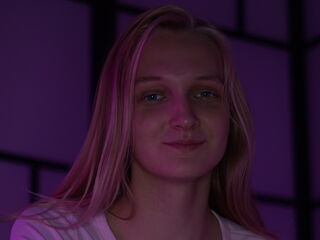 hot cam girl masturbating with sextoy LilliamDittman