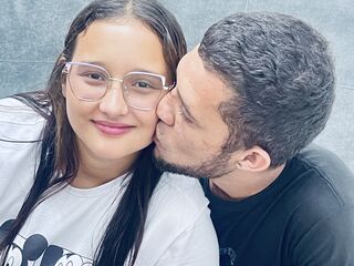 couple porn cam AnnaliaAndJeremy