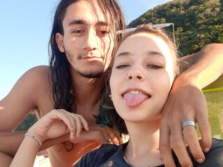 naked cam couple masturbating with vibrator KurtAndLia