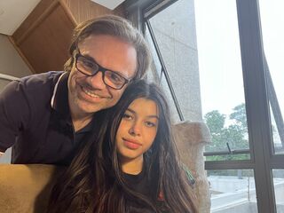 free live chart room ViktorAndPenny