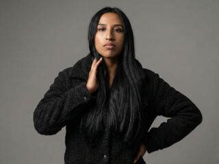 naked girl with webcam fingering pussy AdaharaBanks