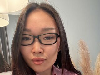 camgirl fingering shaved pussy AdriaNochi
