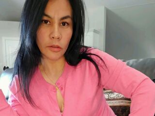 camgirl masturbating with sex toy AlexaMunoz