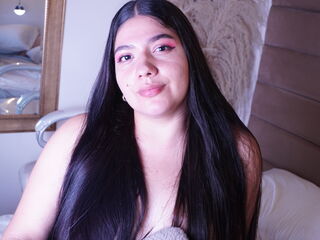 nude webcamgirl AmaraDolce