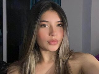 live webcam performer AmberCarriazo