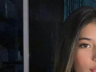 topless camgirl AmberDate