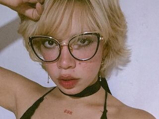 free adultcam AmelieMari