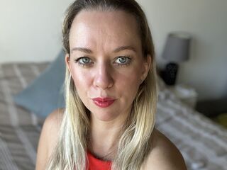 hot cam girl masturbating with sextoy AmindaRobin