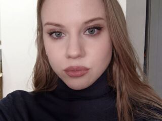 naked cam girl AngelicaKelly