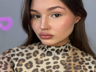 naughty camgirl masturbating with vibrator AngelinaRoo