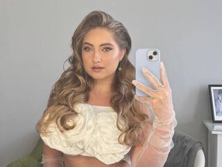 fingering camslut BernieceWarmath