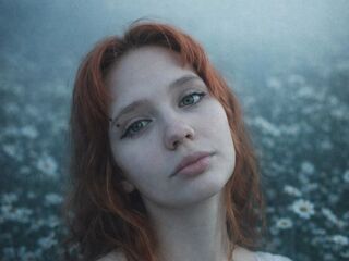 topless camgirl BlancheDobrich