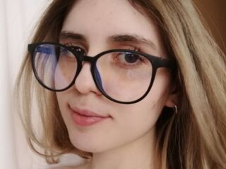 girl topless chat BlytheDendy