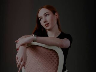 live webcam performer CarleenZangari