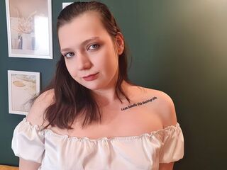 naughty camgirl masturbating with vibrator CarolineLuis