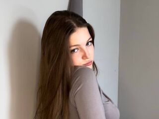 chat room live show CarterBella