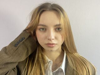 webcamgirl chat ChariseKuhnke