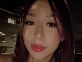 cam girl playing with sextoy ChristeStevenn