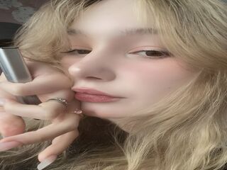 camgirl playing with vibrator CicelyAdessa