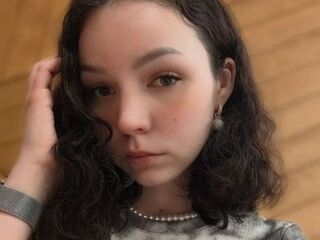 naked girl with webcam fingering pussy CicelyPlayer