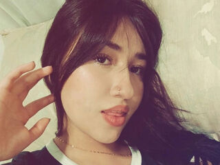 cam girl showing tits ClaireThomas