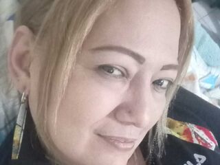 masturbating girl ClauPhillips