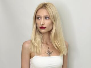 topless CweneBagge
