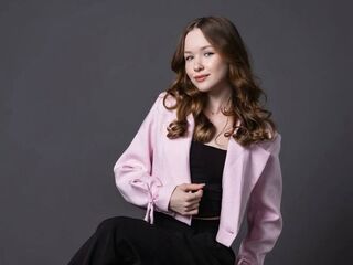 fingering girl chat DarleenBenjamin