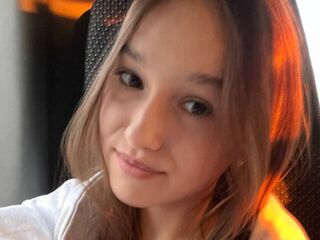 fingering camslut DelorseDoderer