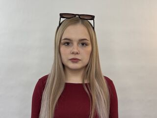 naked cam chatroom DonellaAutobee