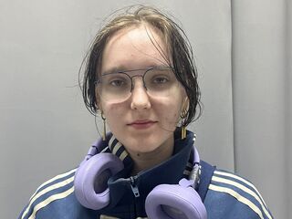 dirty webcam picture DoraDawson