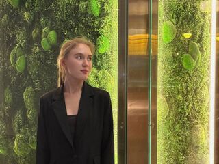 shaved pussy web cam EdaNoreikaite