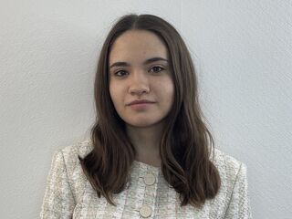 girl shaving pussy ElishaPelini