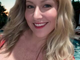 nude gamgirl EllaSophiaNoir