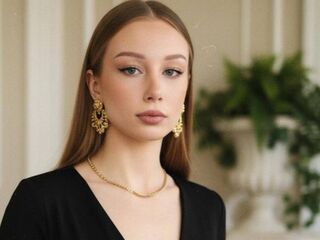 naked cam girl gallery EmaGurrad