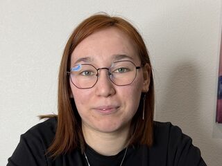 naughty camgirl fingering shaved pussy ErikaOffenberger