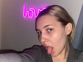 cam girl playing with vibrator EvelInDreamer