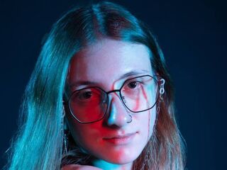 webcam strip tease show EvelyneSchroff