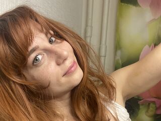 naked girl with webcam masturbating with dildo HelenaDubois