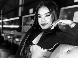 topless IsabellaHernande