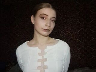 naked camgirl masturbating with vibrator JacquieYou