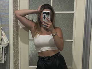 cam girl playing with vibrator JulioSaberi