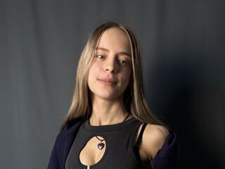 cam girl showing tits JustinaBurrow