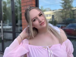 camgirl playing with dildo KellyHowell